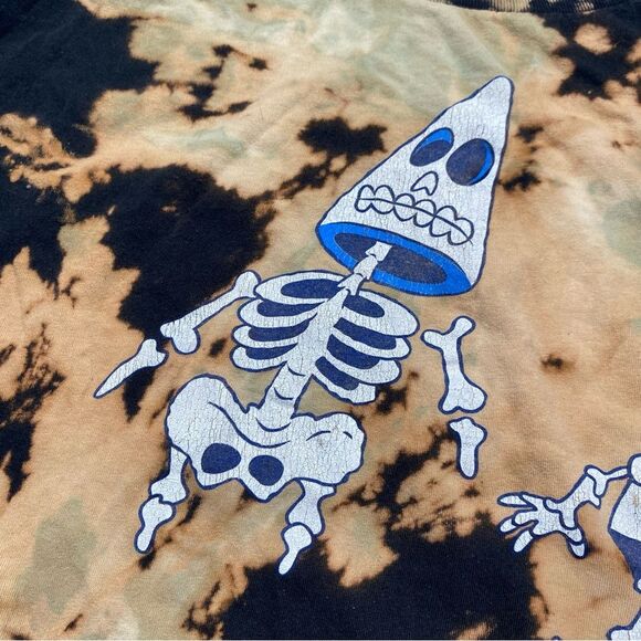 Nickelodeon Halloween SpongeBob SquarePants Patrick Skeletons Grunge Tie Dye Tee - Picture 4 of 11